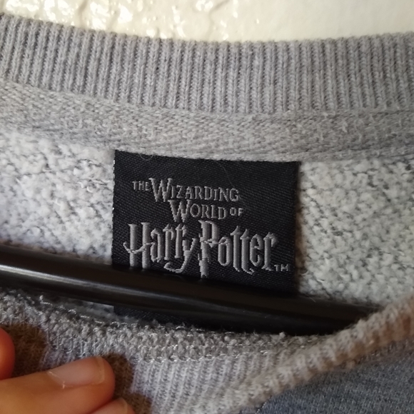 Harry Potter Gryffindor Universal Studios Pullover - Picture 4 of 7